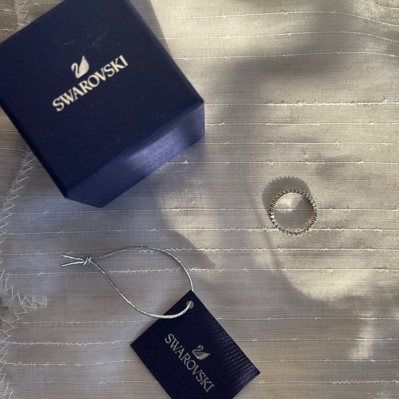 Swarovski Vittore ring, size 5 - Picture 4 of 13